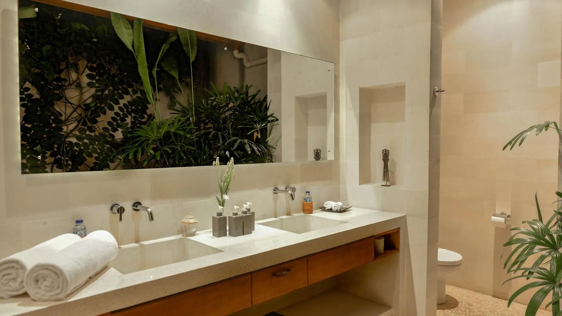 Nyaman Villas Seminyak  Seminyak (Bali)