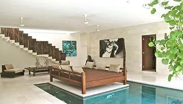 Nyaman Villas Seminyak  Seminyak (Bali)